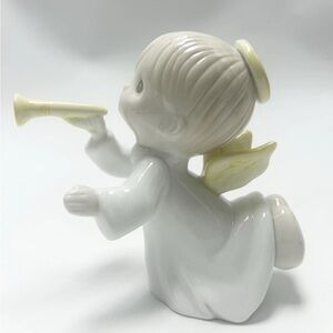 👼☁️🎄1995 Precious Moments Home for the Holidays Holiday Tree Topper Figurine.